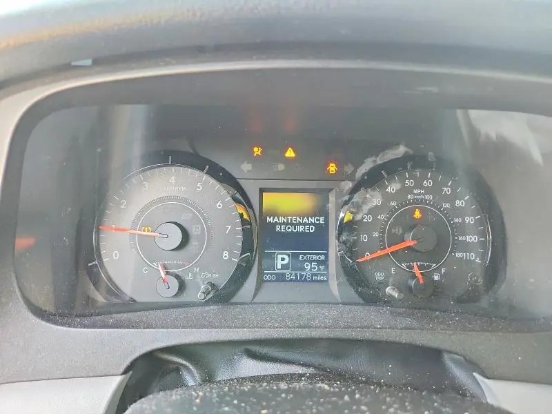 2017 TOYOTA SIENNA LE  