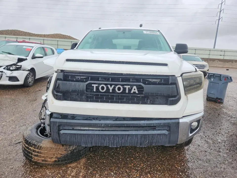 2017 TOYOTA TUNDRA SR5  