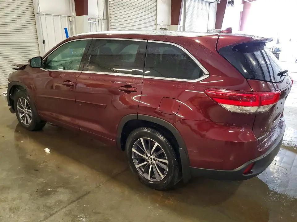 2017 TOYOTA HIGHLANDER XLE  