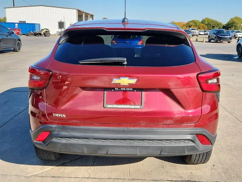 2024 CHEVROLET TRAX LS  