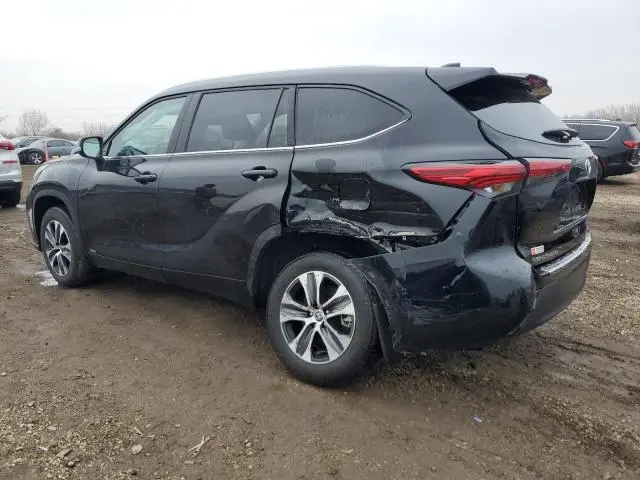 2022 TOYOTA HIGHLANDER HYBRID XLE  