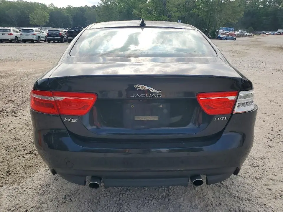 2017 JAGUAR XE PRESTIGE  