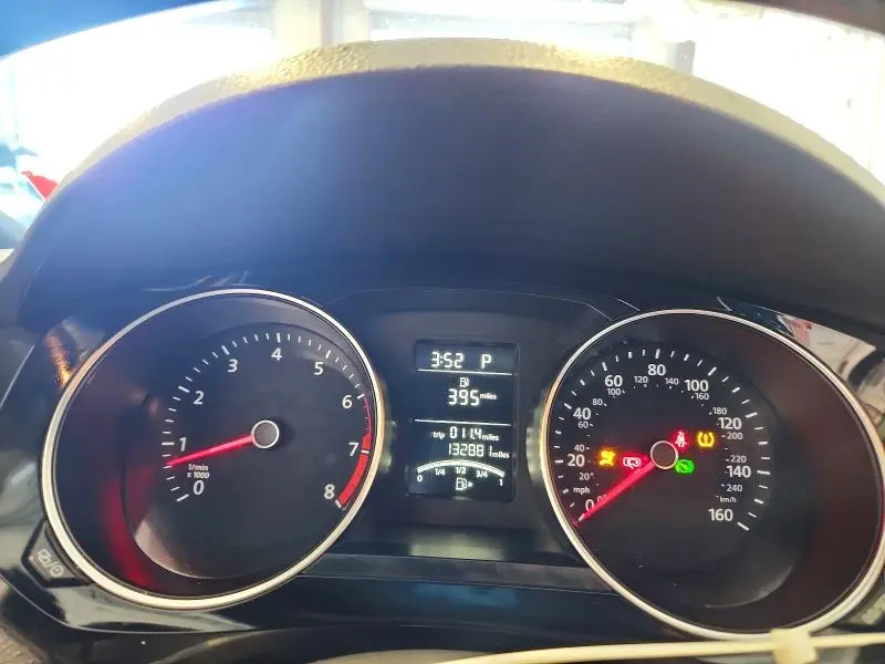 2015 VOLKSWAGEN JETTA SE  