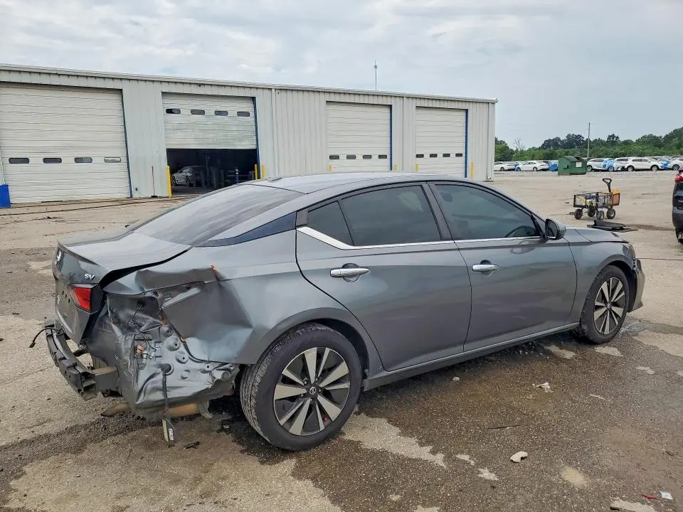 2021 NISSAN ALTIMA SV  