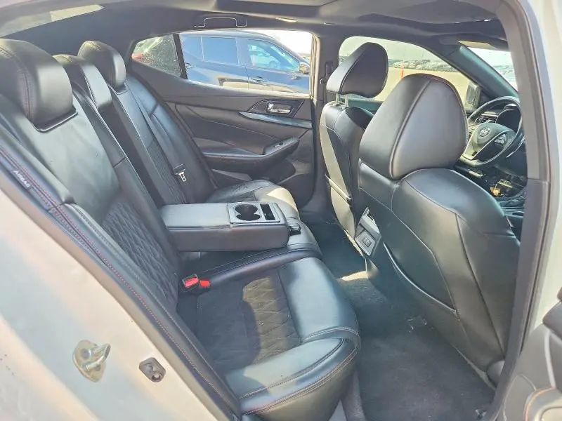 2021 NISSAN MAXIMA SR  