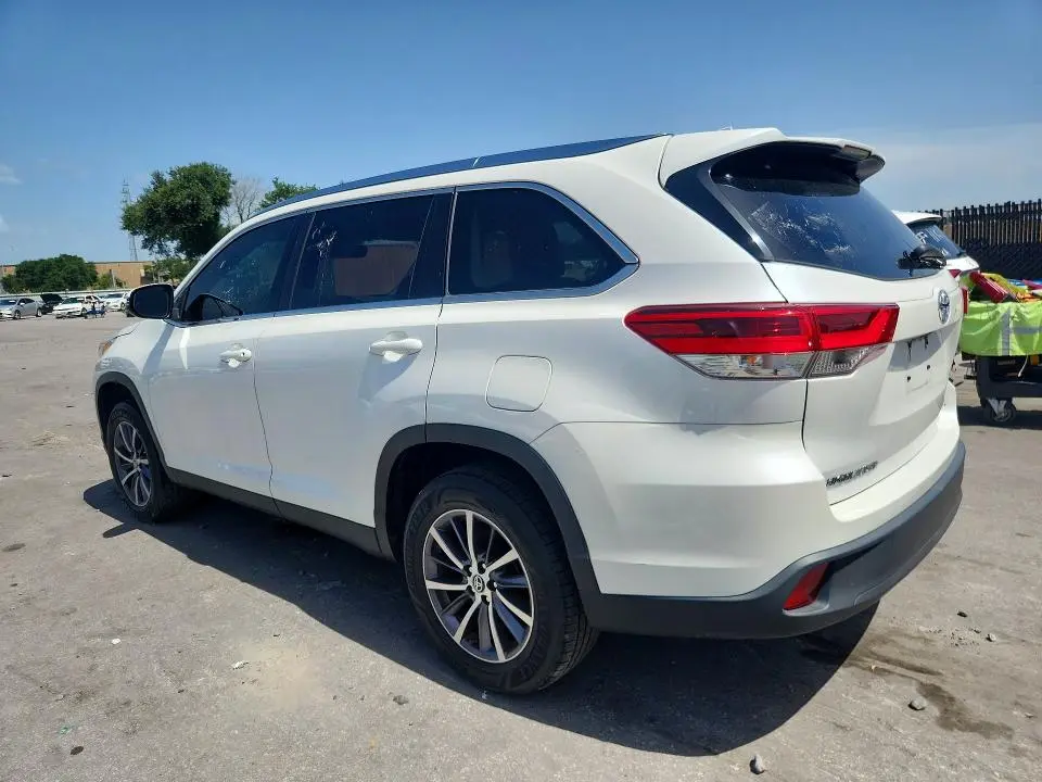 2019 TOYOTA HIGHLANDER XLE  