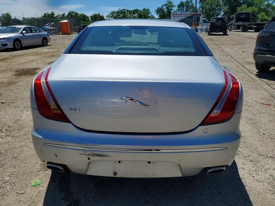 2012 JAGUAR XJ   