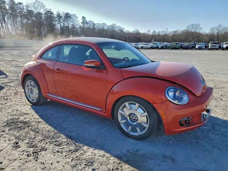 2016 VOLKSWAGEN BEETLE SE  