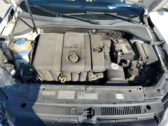 2013 VOLKSWAGEN PASSAT S  