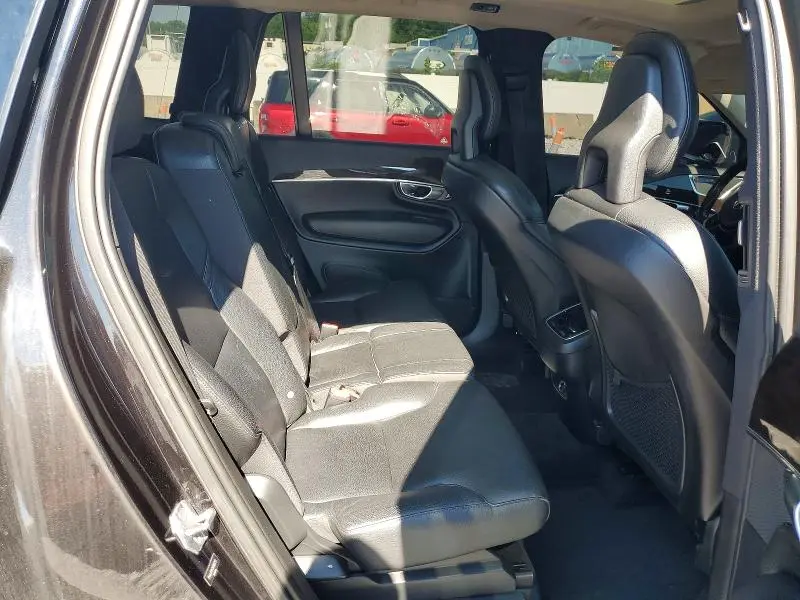 2017 VOLVO XC90 T6  