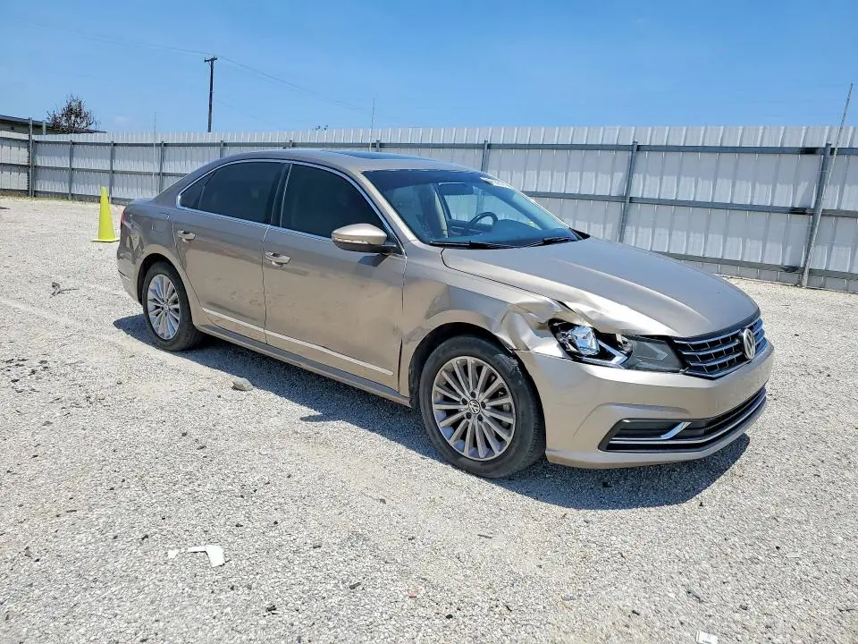 2016 VOLKSWAGEN PASSAT SE  