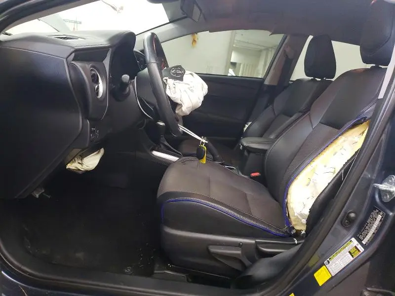 2017 TOYOTA COROLLA SE  
