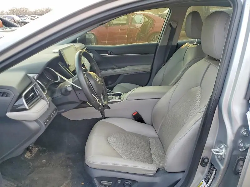 2023 TOYOTA CAMRY XLE  