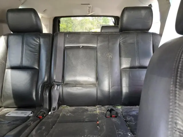 2011 CHEVROLET SUBURBAN K1500 LT  