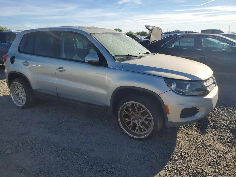 2012 VOLKSWAGEN TIGUAN S  