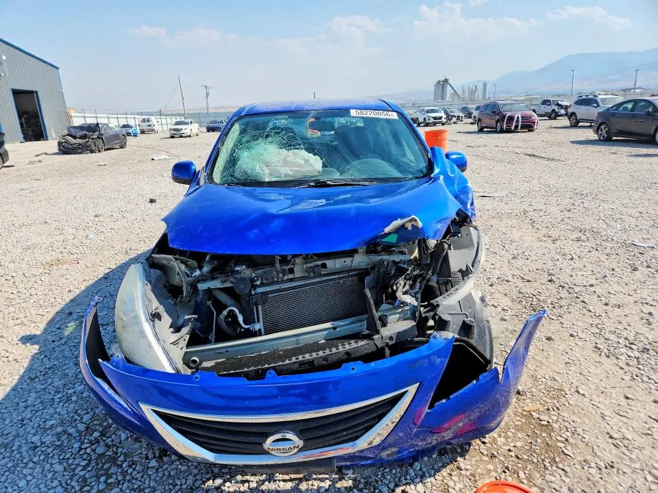 2014 NISSAN VERSA 1.6 SV  
