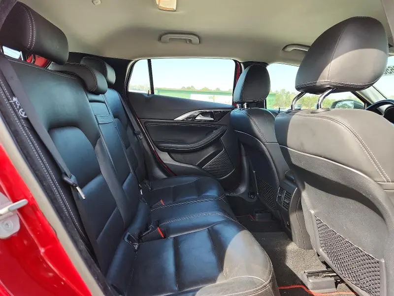 2017 INFINITI QX30 LUXURY  