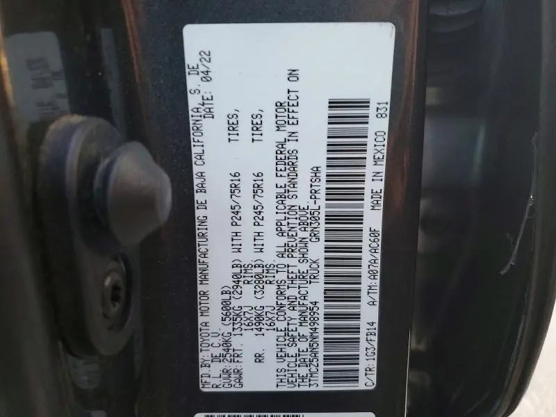 2022 TOYOTA TACOMA SR V6  