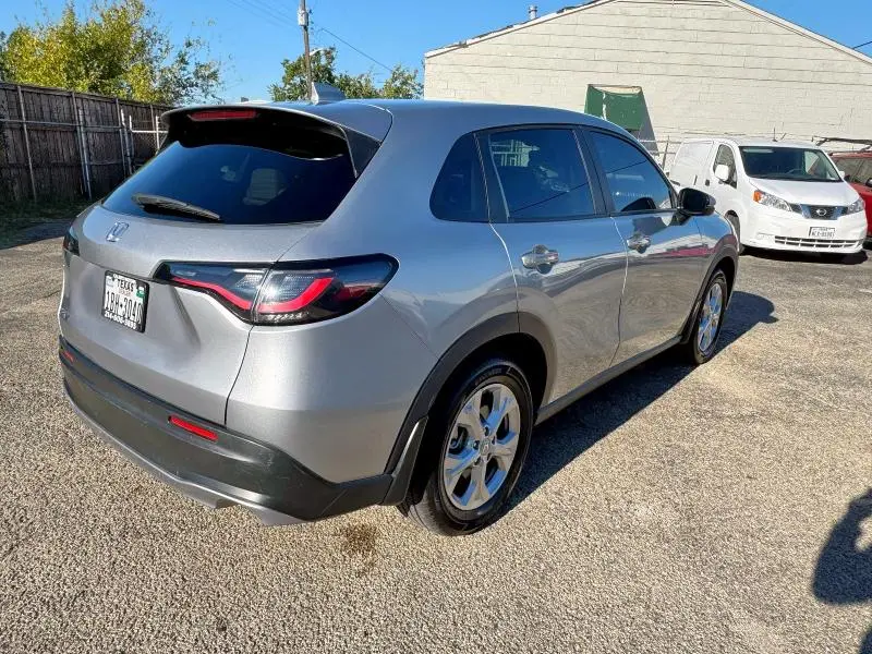 2025 HONDA HR-V LX  