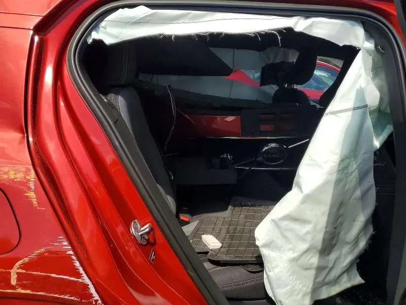 2023 VOLVO XC40 CORE  