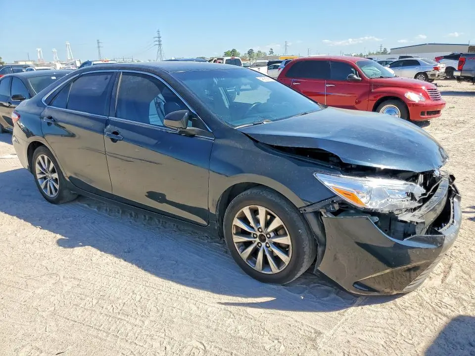 2016 TOYOTA CAMRY XLE  