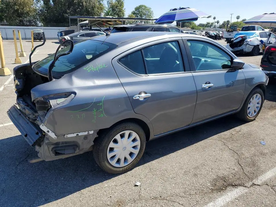 2019 NISSAN VERSA SV  
