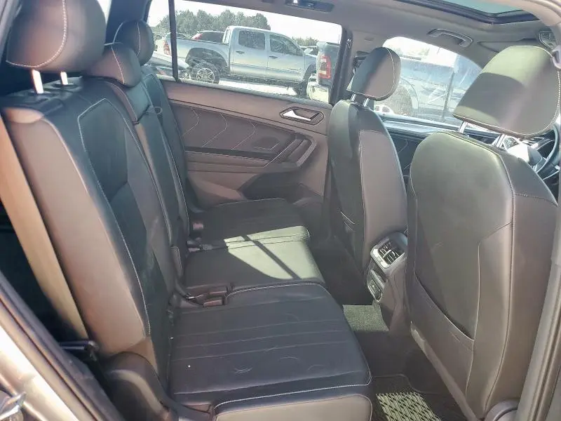 2022 VOLKSWAGEN TIGUAN SE R-LINE BLACK  