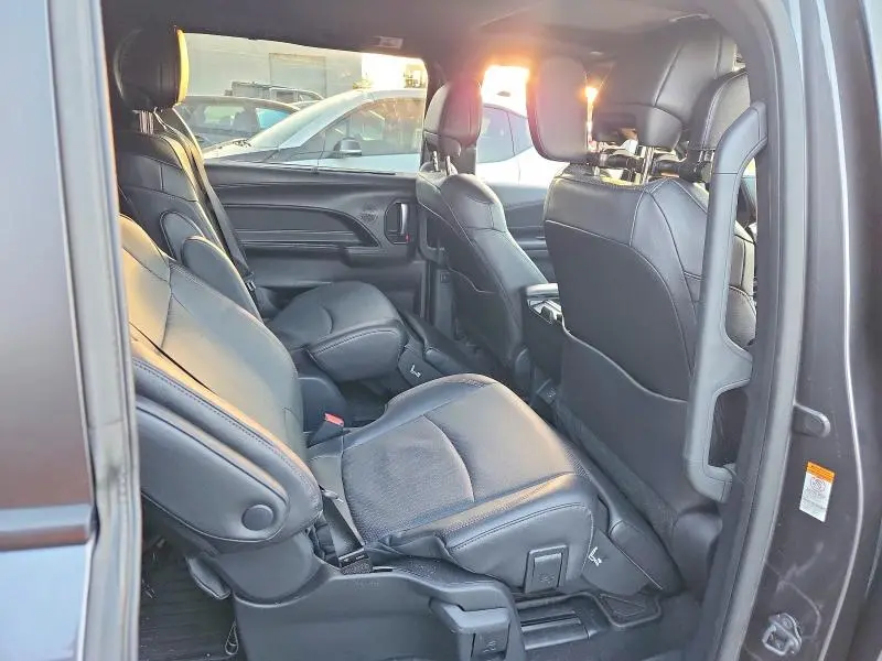 2025 TOYOTA SIENNA LIMITED  