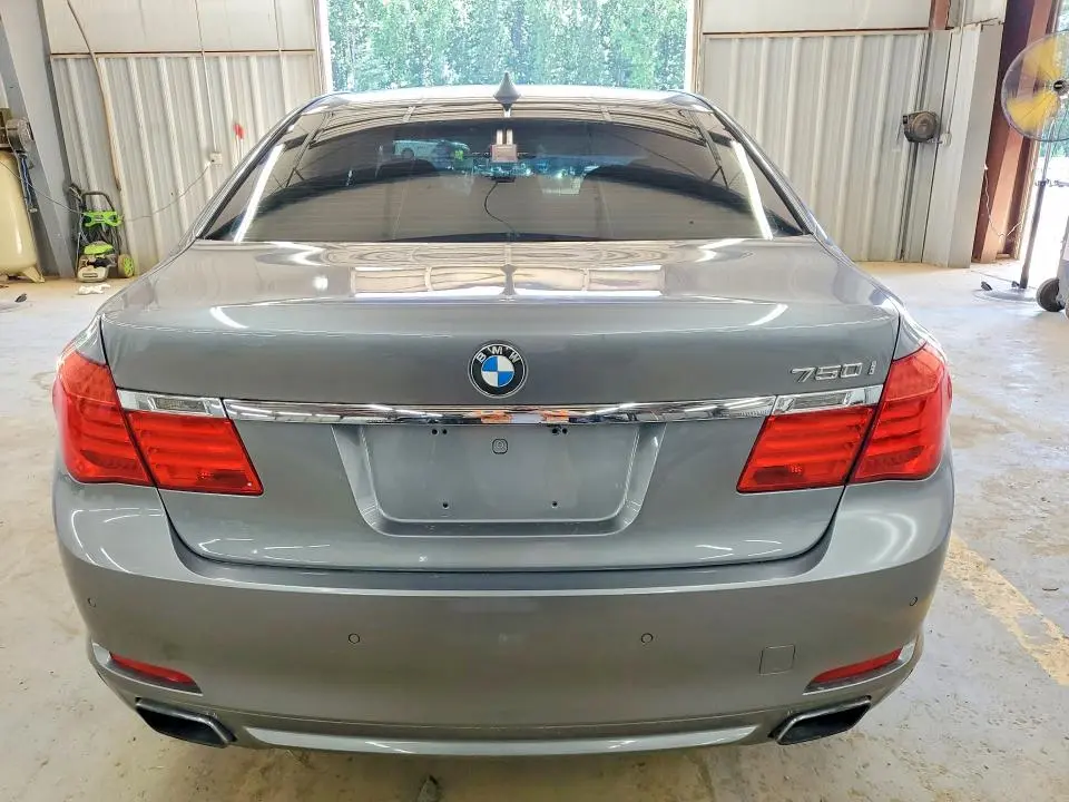 2012 BMW 750 XI  