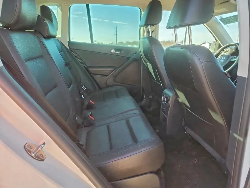 2014 VOLKSWAGEN TIGUAN S  