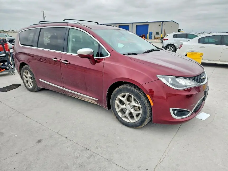 2018 CHRYSLER PACIFICA LIMITED  