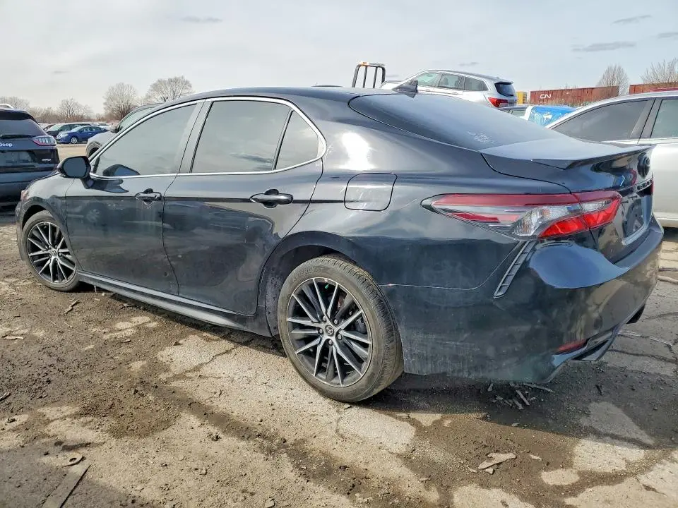 2022 TOYOTA CAMRY SE  
