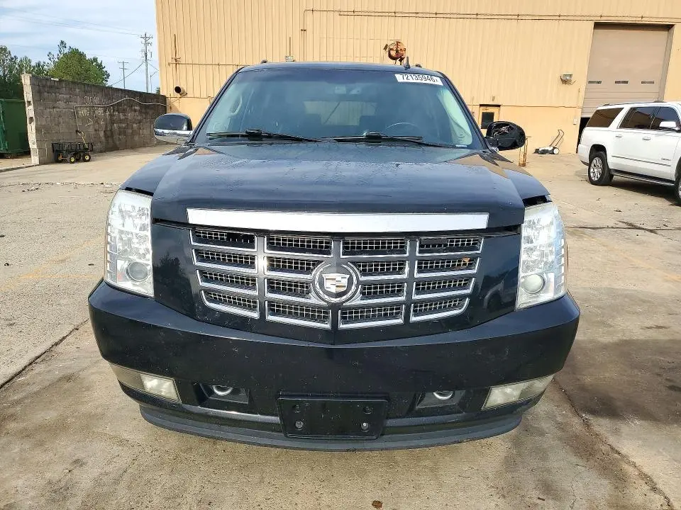 2011 CADILLAC ESCALADE ESV PREMIUM  
