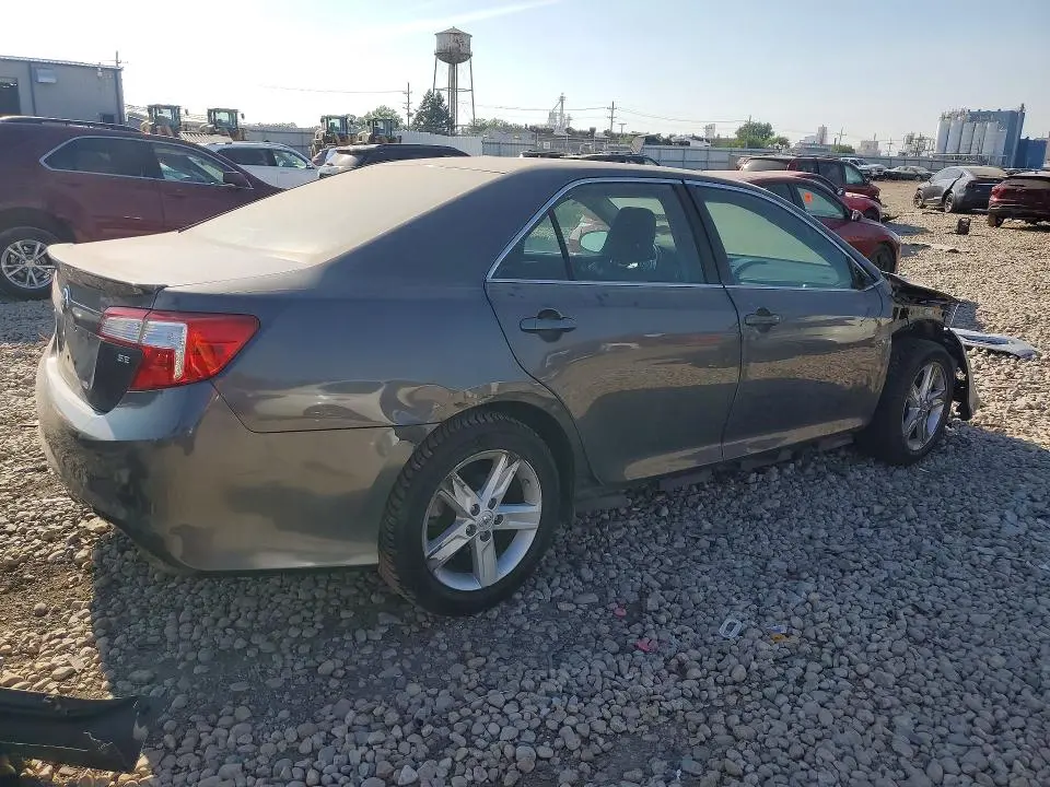 2013 TOYOTA CAMRY SE  