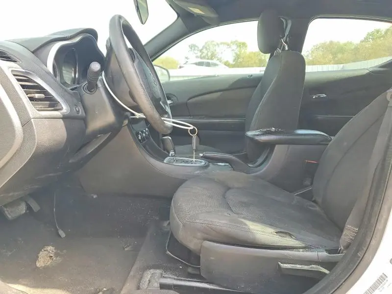2013 DODGE AVENGER SE  