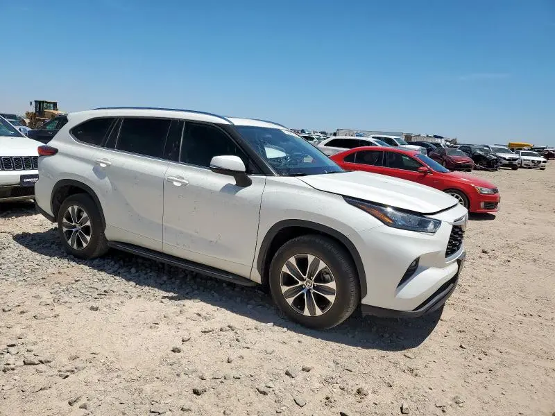 2020 TOYOTA HIGHLANDER XLE  