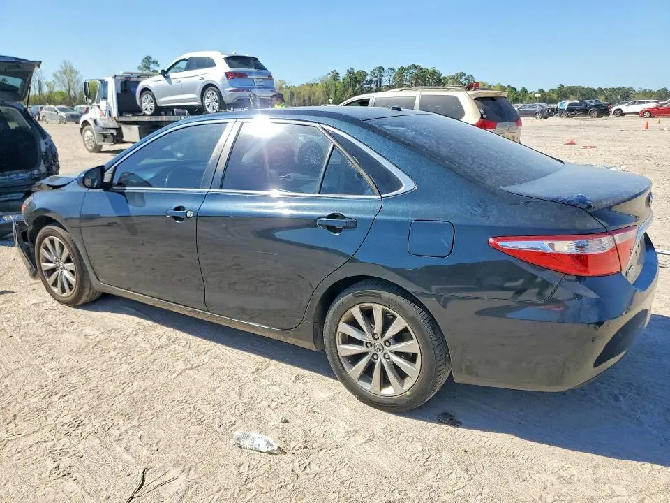 2016 TOYOTA CAMRY XLE  