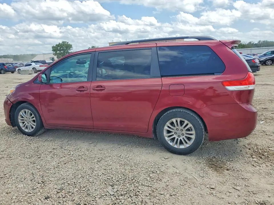 2011 TOYOTA SIENNA XLE 8-PASSENGER  