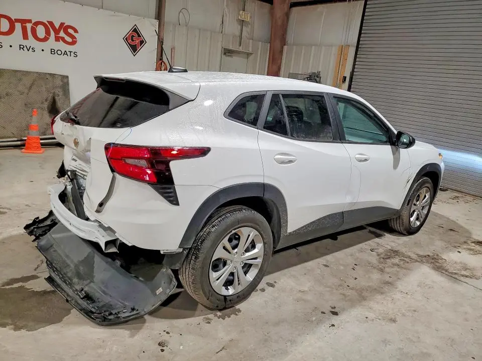 2025 CHEVROLET TRAX LS  
