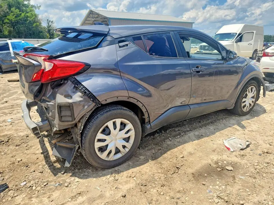 2019 TOYOTA C-HR LE  