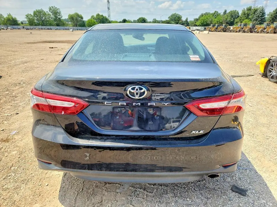 2018 TOYOTA CAMRY XLE  