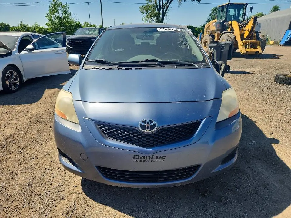 2011 TOYOTA YARIS BASE  
