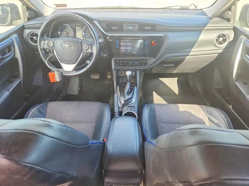 2019 TOYOTA COROLLA SE  