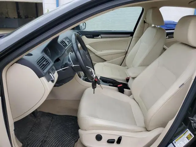 2015 VOLKSWAGEN PASSAT SE  