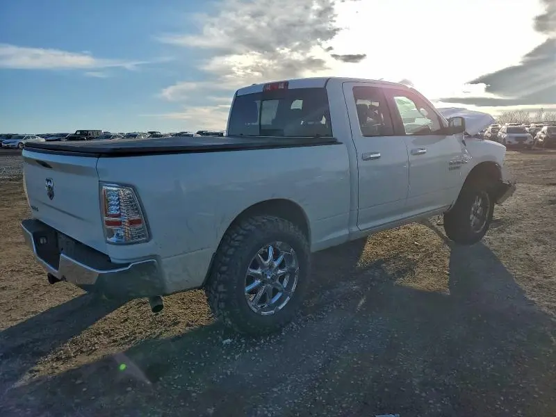 2016 RAM 1500 SLT  