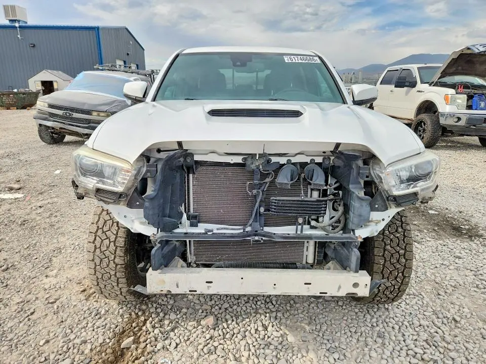 2019 TOYOTA TACOMA TRD SPORT  