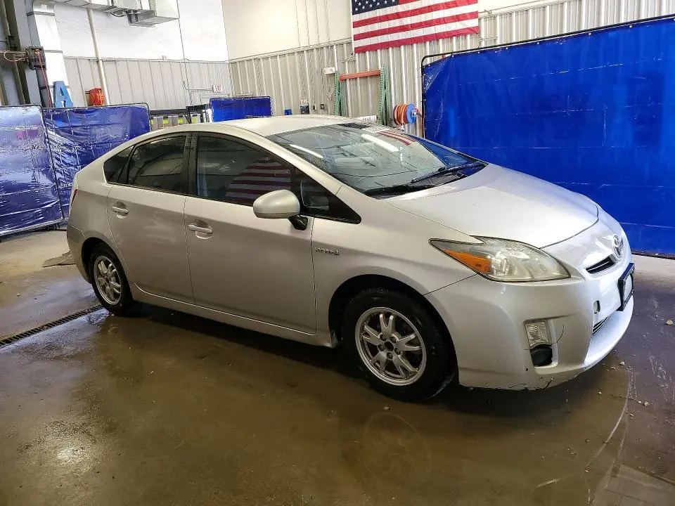 2010 TOYOTA PRIUS III  