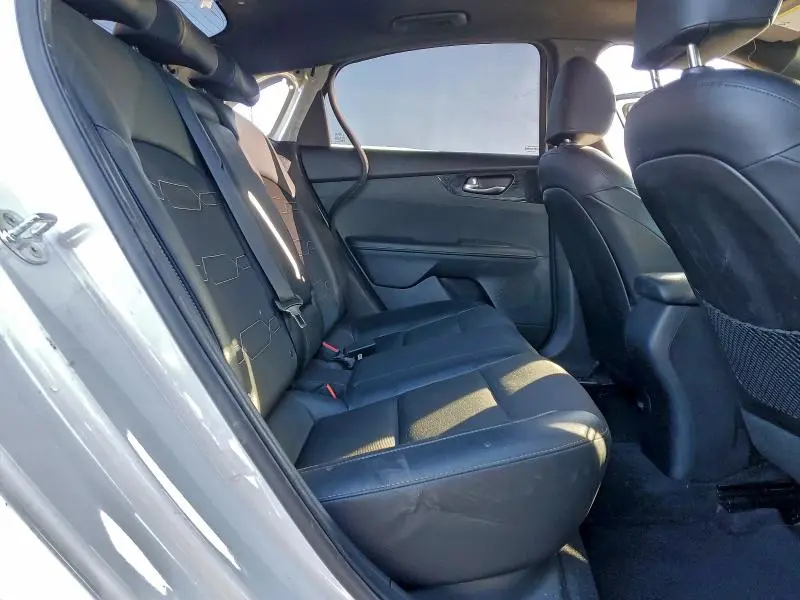 2021 KIA FORTE GT LINE  