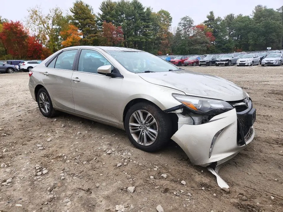 2017 TOYOTA CAMRY SE  