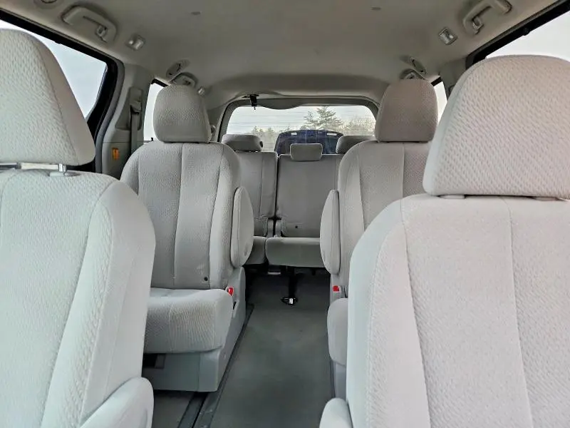 2013 TOYOTA SIENNA LE 7-PASSENGER  